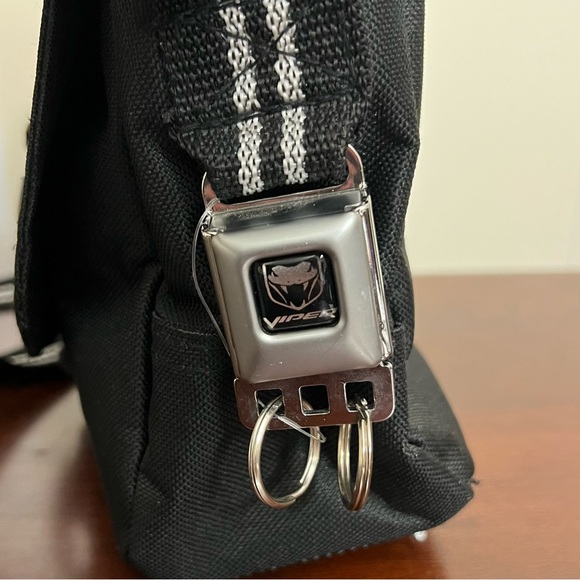 NWOT Buckle down Bag Dodge Viper seatbelt buckleAdjustable crossbody strap - Picture 7 of 15